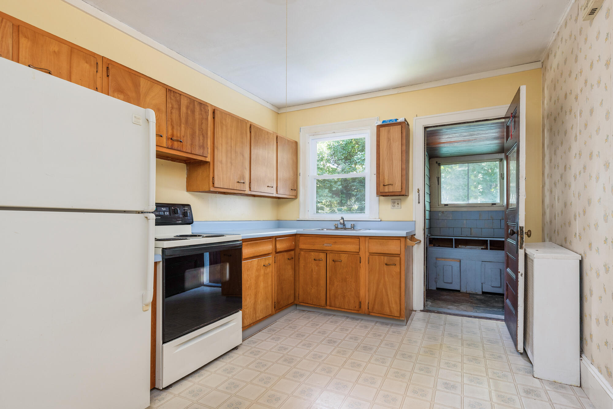 4-6 Elmwood Road Cape Elizabeth, ME 04107 - Photo 19 of 48 4 Elmwood _W5_011