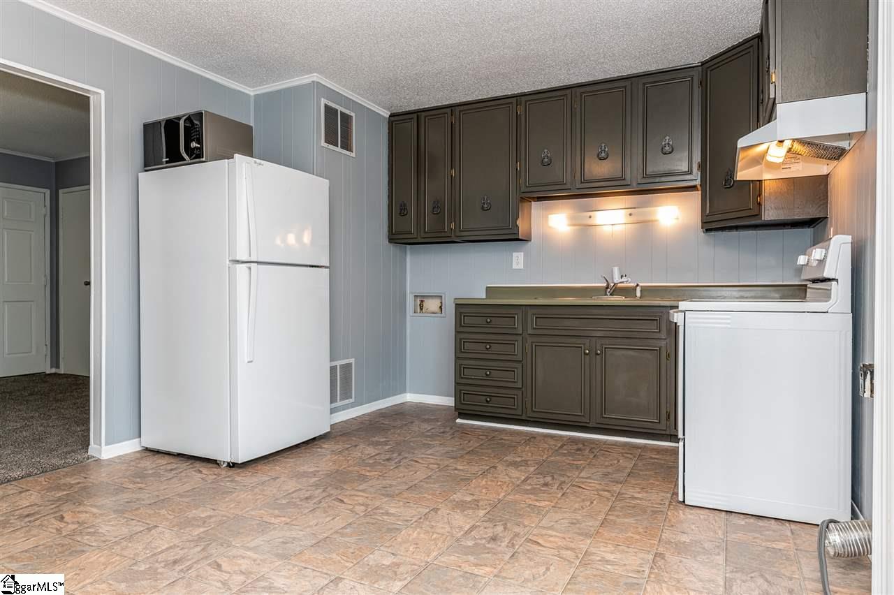 124 Pine Ridge Drive Greer, SC 29651 - Photo 4 of 21 Gallery Image 4