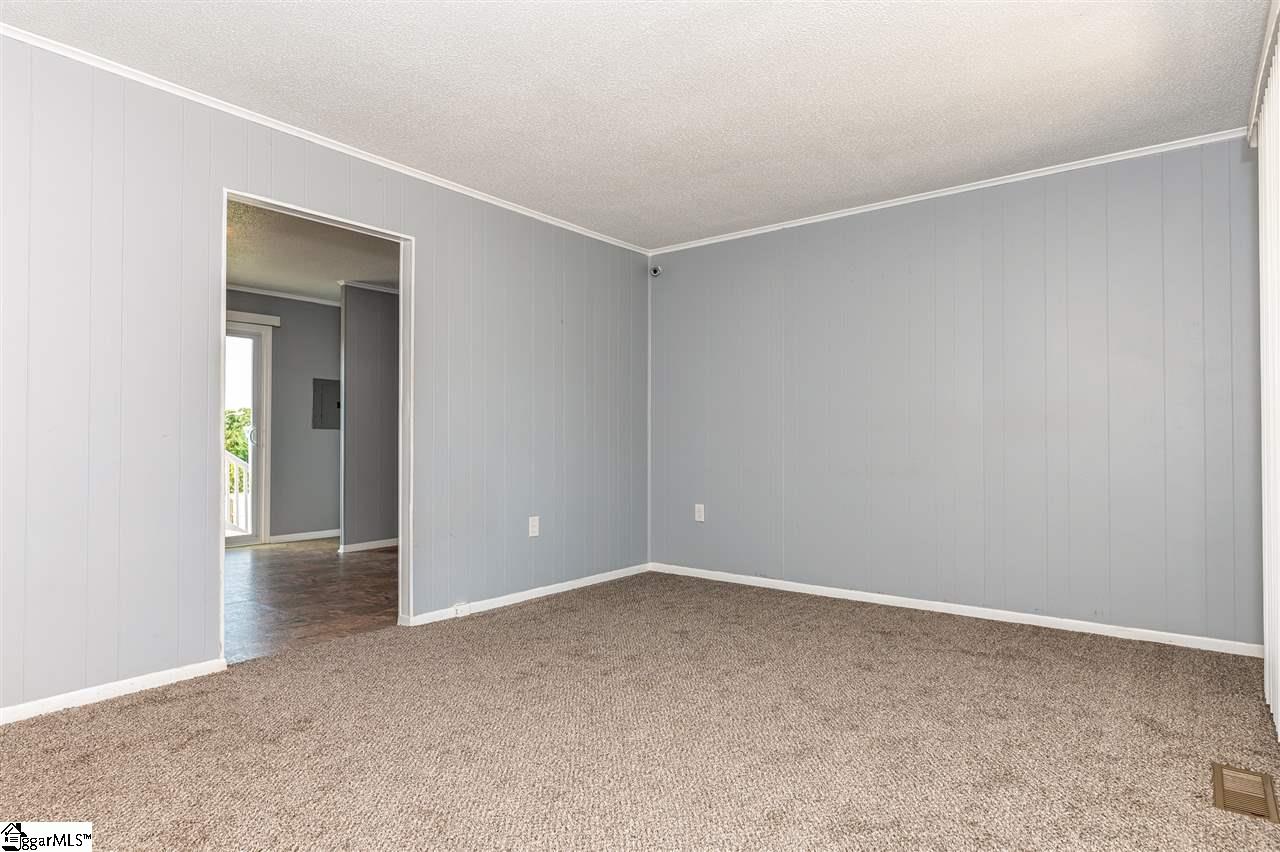 124 Pine Ridge Drive Greer, SC 29651 - Photo 9 of 21 Gallery Image 9