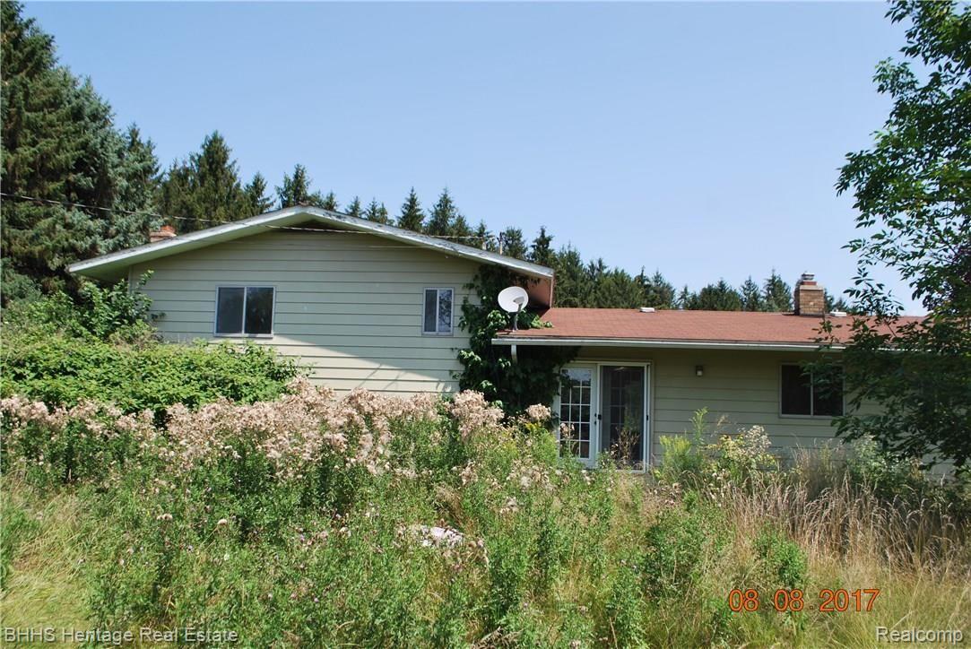 9000 Crouse Road Howell, MI 48855 - Photo 6 of 43 DSC_0043.JPG