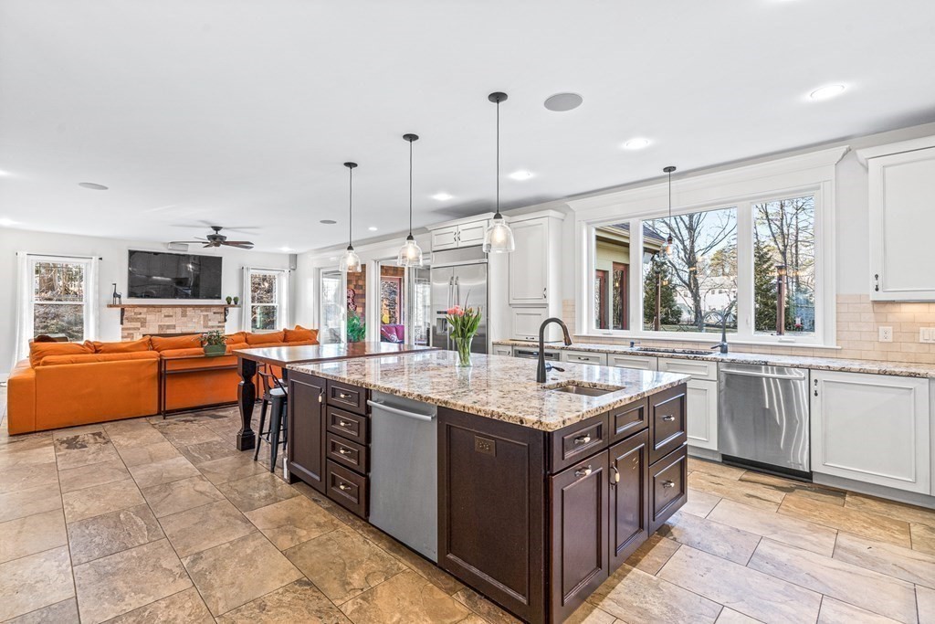 9 Washington Avenue Woburn, MA 01801 - Photo 11 of 42