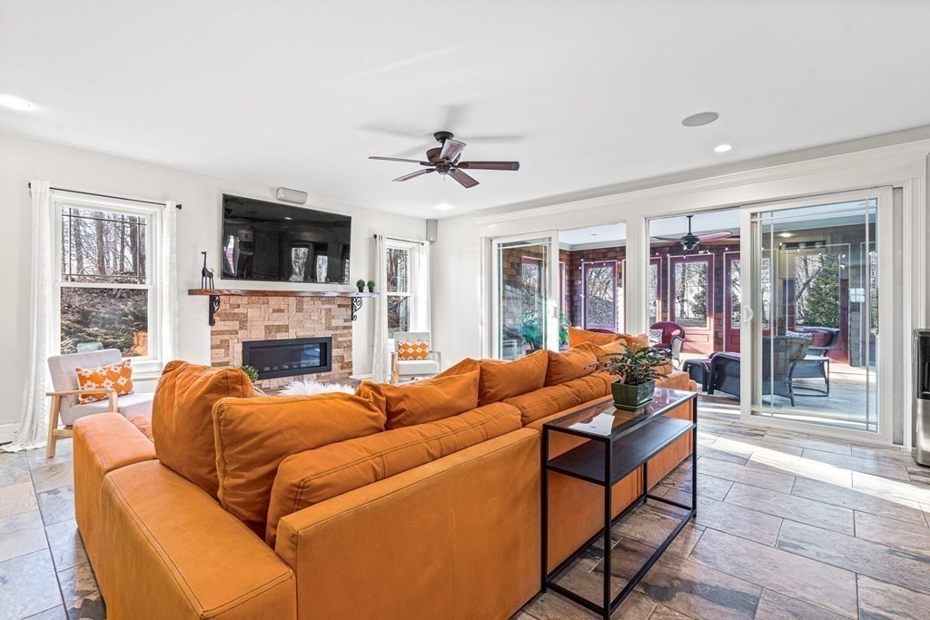 9 Washington Avenue Woburn, MA 01801 - Photo 13 of 42