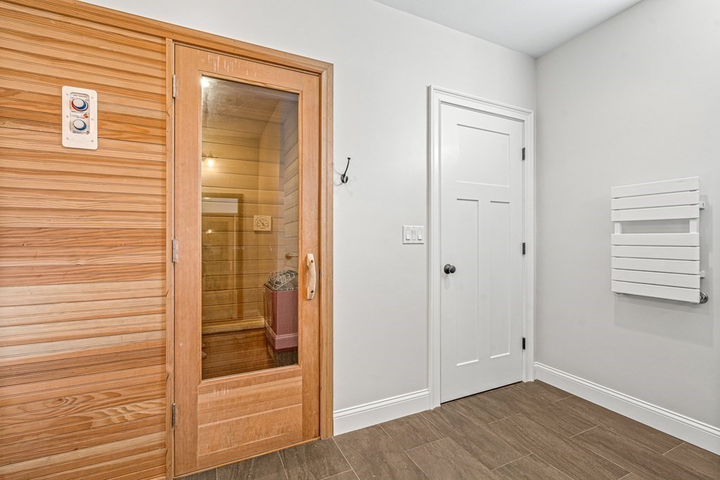 9 Washington Avenue Woburn, MA 01801 - Photo 31 of 42