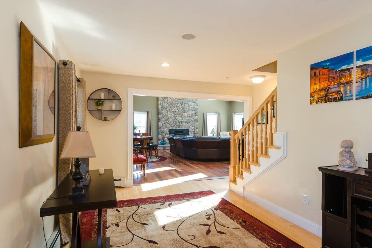 27 Eayers Pond Road Hudson, NH 03051 - Photo 4 of 40