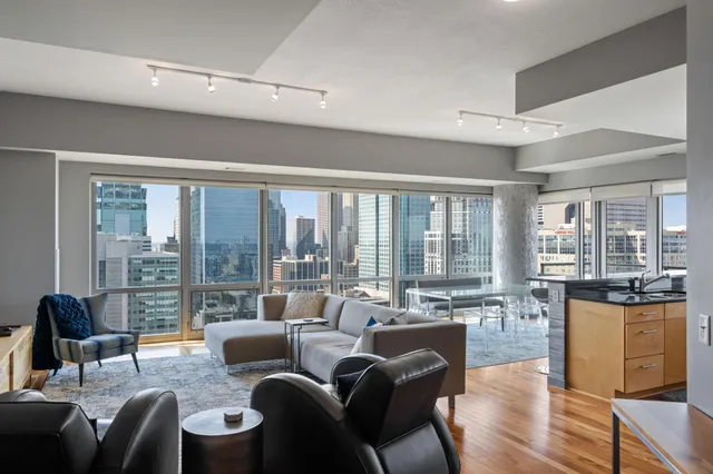 $5,995 | 929 Portland Avenue, Unit 2501, Minneapolis, MN 55404