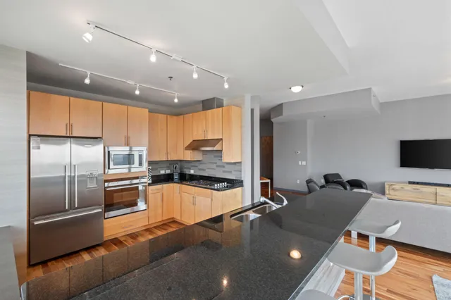 $5,995 | 929 Portland Avenue, Unit 2501, Minneapolis, MN 55404