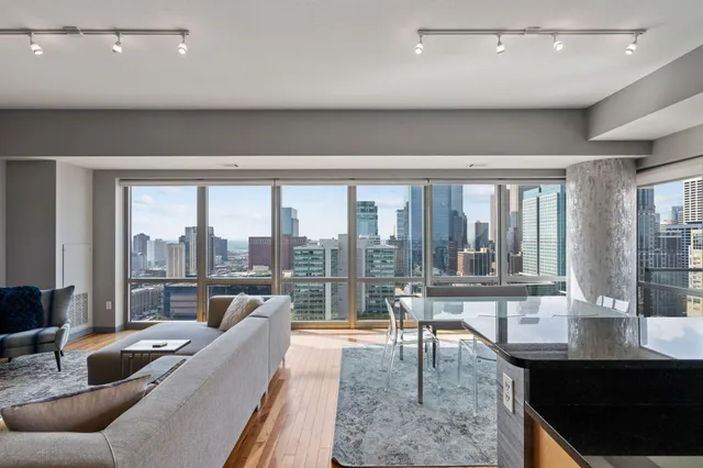 $5,995 | 929 Portland Avenue, Unit 2501, Minneapolis, MN 55404