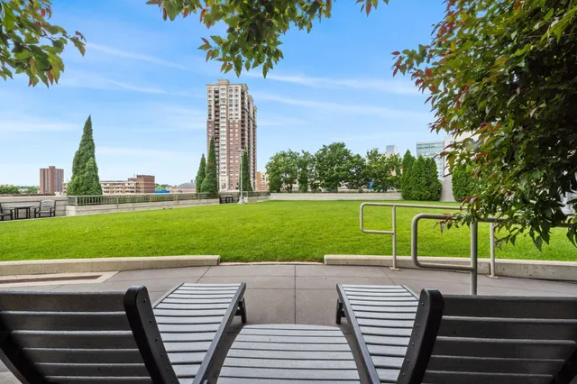 $5,995 | 929 Portland Avenue, Unit 2501, Minneapolis, MN 55404
