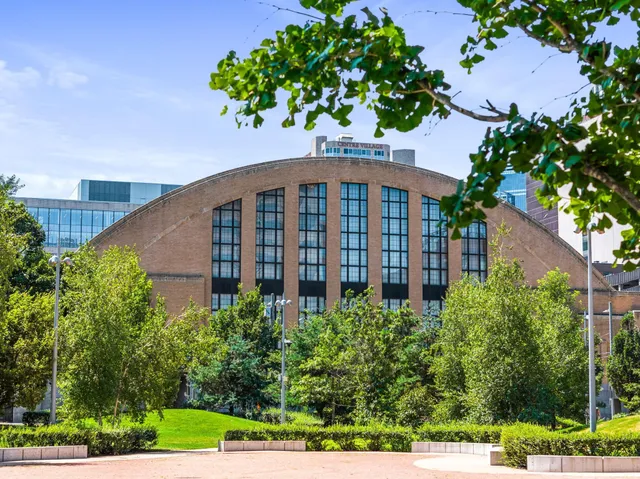 $5,995 | 929 Portland Avenue, Unit 2501, Minneapolis, MN 55404