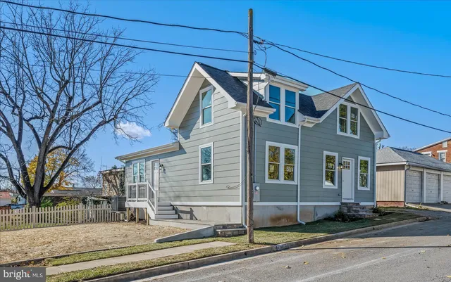 $325,000 | 511 Berry Street, Martinsburg, WV 25401