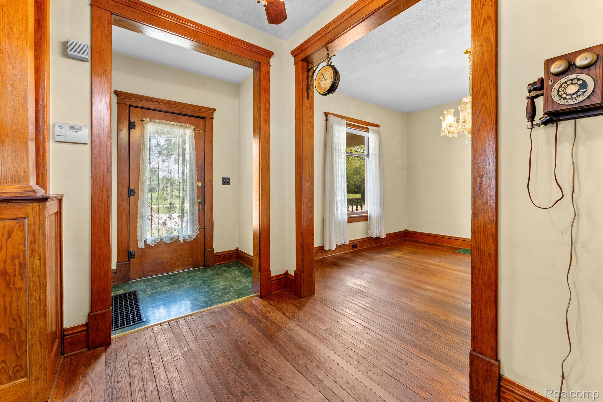 138 East Square Lake Road Troy, MI 48085 - Photo 9 of 55 13-web-or-mls-DSC01057.jpg