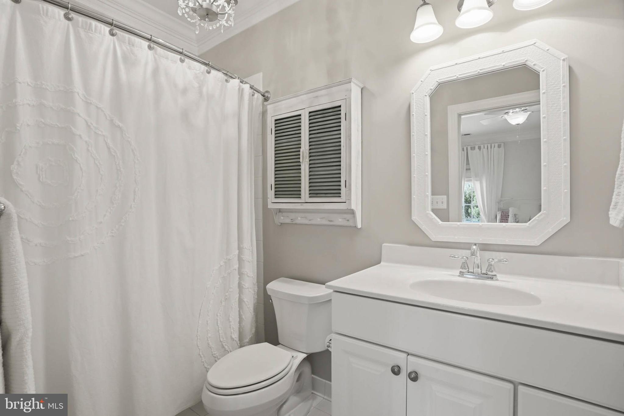 1292 Spa Road Annapolis, MD 21403 - Photo 29 of 59 Ensuite Bedroom