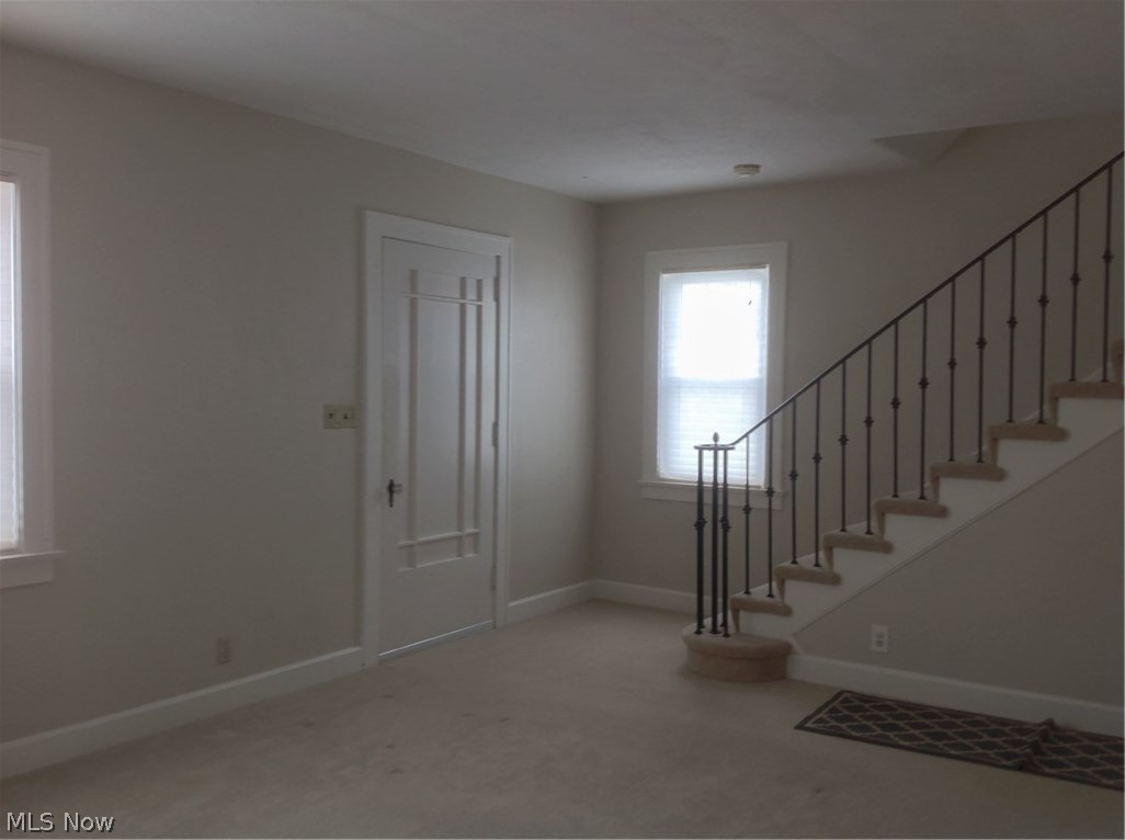 1387 Gordon Road Lyndhurst, OH 44124 - Photo 5 of 19