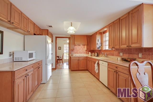 10717 Danbury Drive Baton Rouge, LA 70809 - Photo 4 of 12