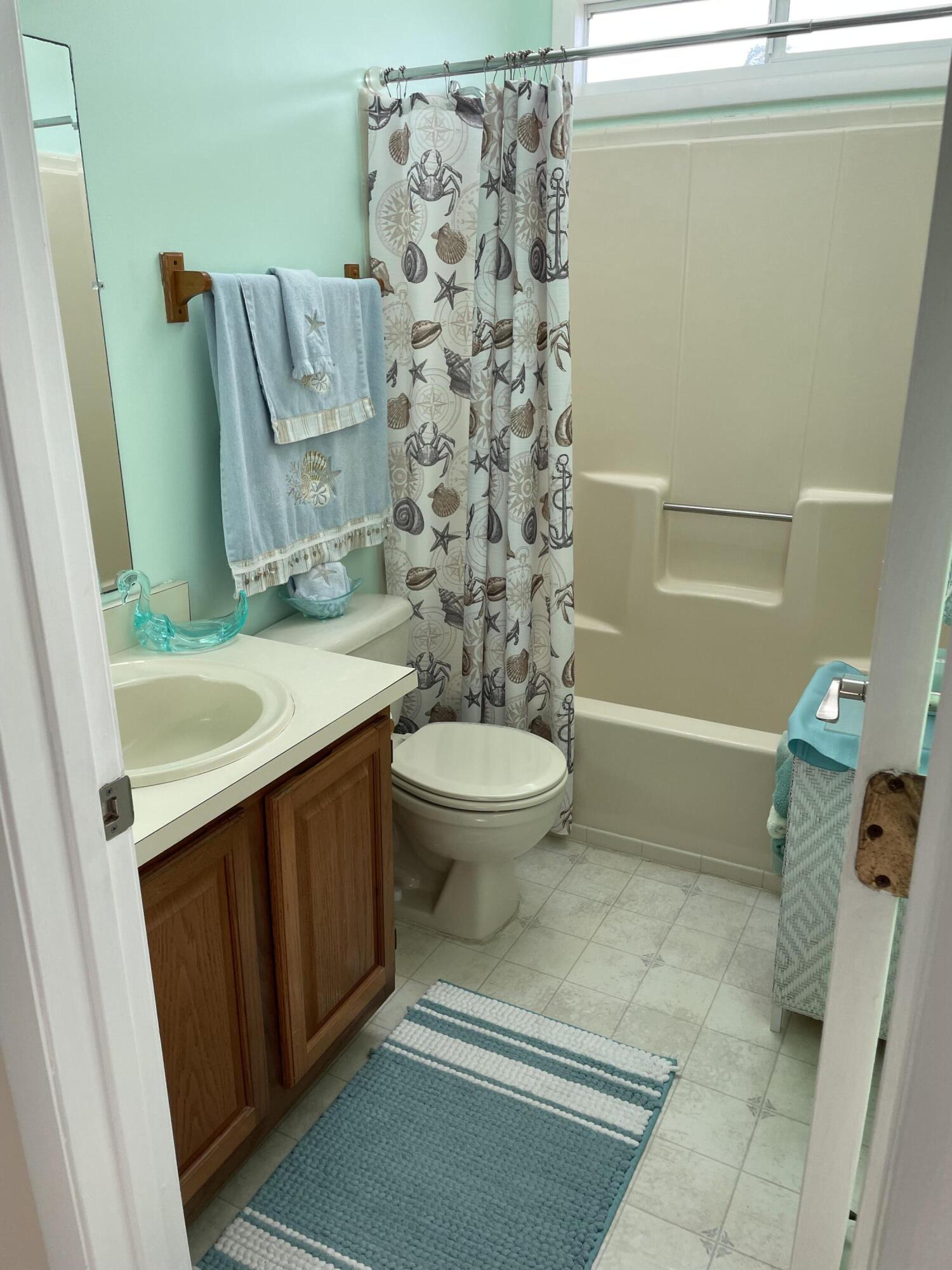 274 Blackbeard Road Summerland Key, FL 33042 - Photo 31 of 45 Bathroom