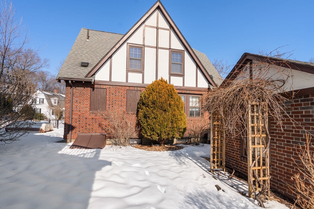 16 Richfield Road Arlington, MA 02474 - Photo 35 of 38