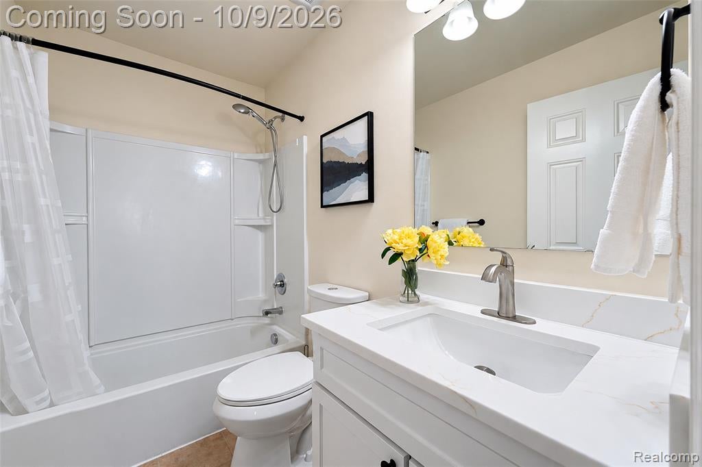 27363 Victoria Road Novi, MI 48374 - Photo 32 of 67 Gallery Image 32