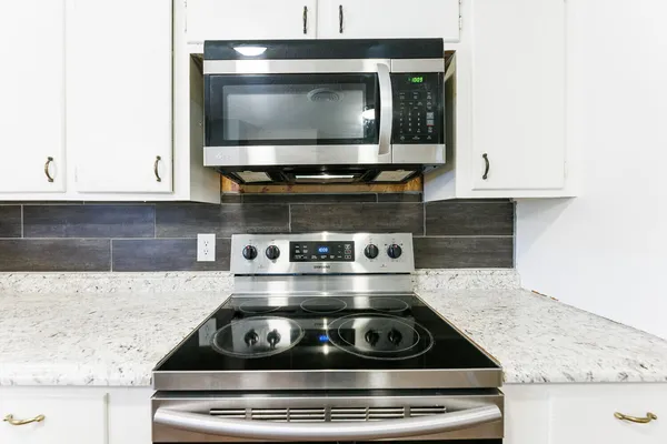 $1,295 | 5426 25th Street, Lubbock, TX 79407