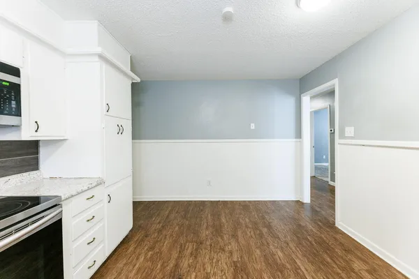 $1,295 | 5426 25th Street, Lubbock, TX 79407