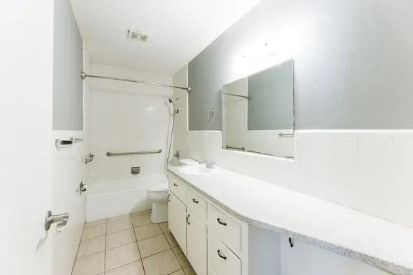 $1,295 | 5426 25th Street, Lubbock, TX 79407