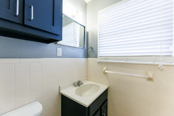 $1,295 | 5426 25th Street, Lubbock, TX 79407