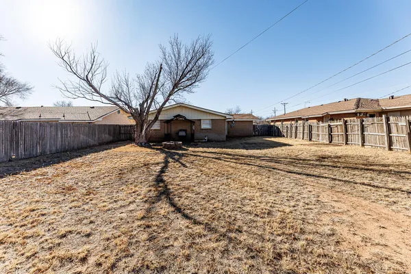 $1,295 | 5426 25th Street, Lubbock, TX 79407
