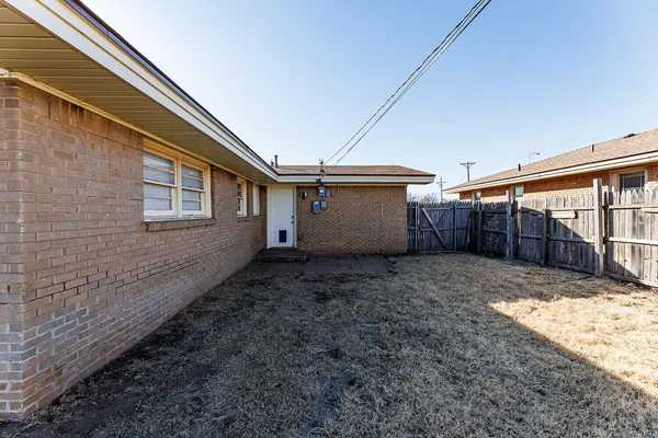 $1,295 | 5426 25th Street, Lubbock, TX 79407