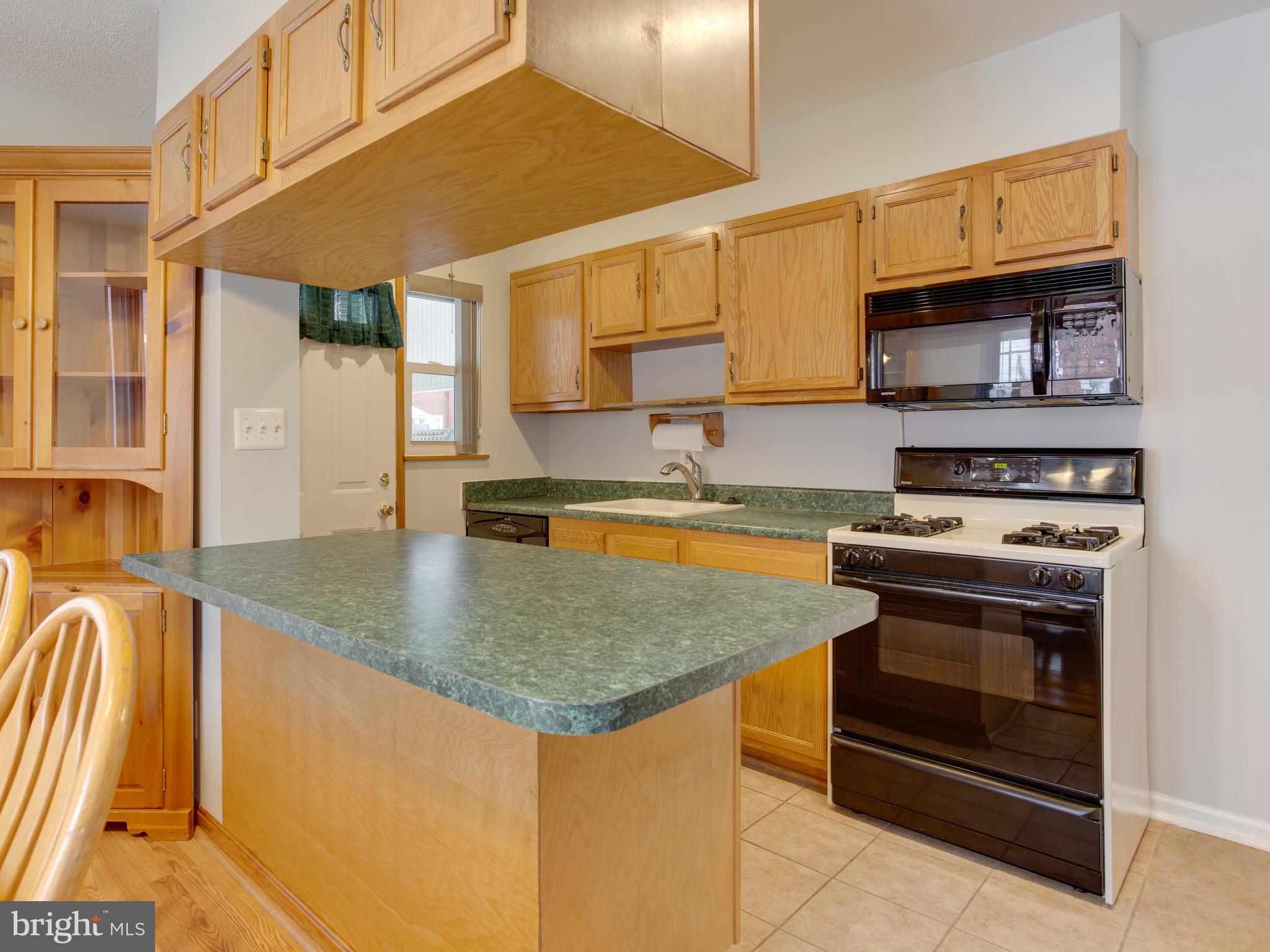 811 Middlesex Road Baltimore, MD 21221 - Photo 13 of 35 CABINETS GALORE
