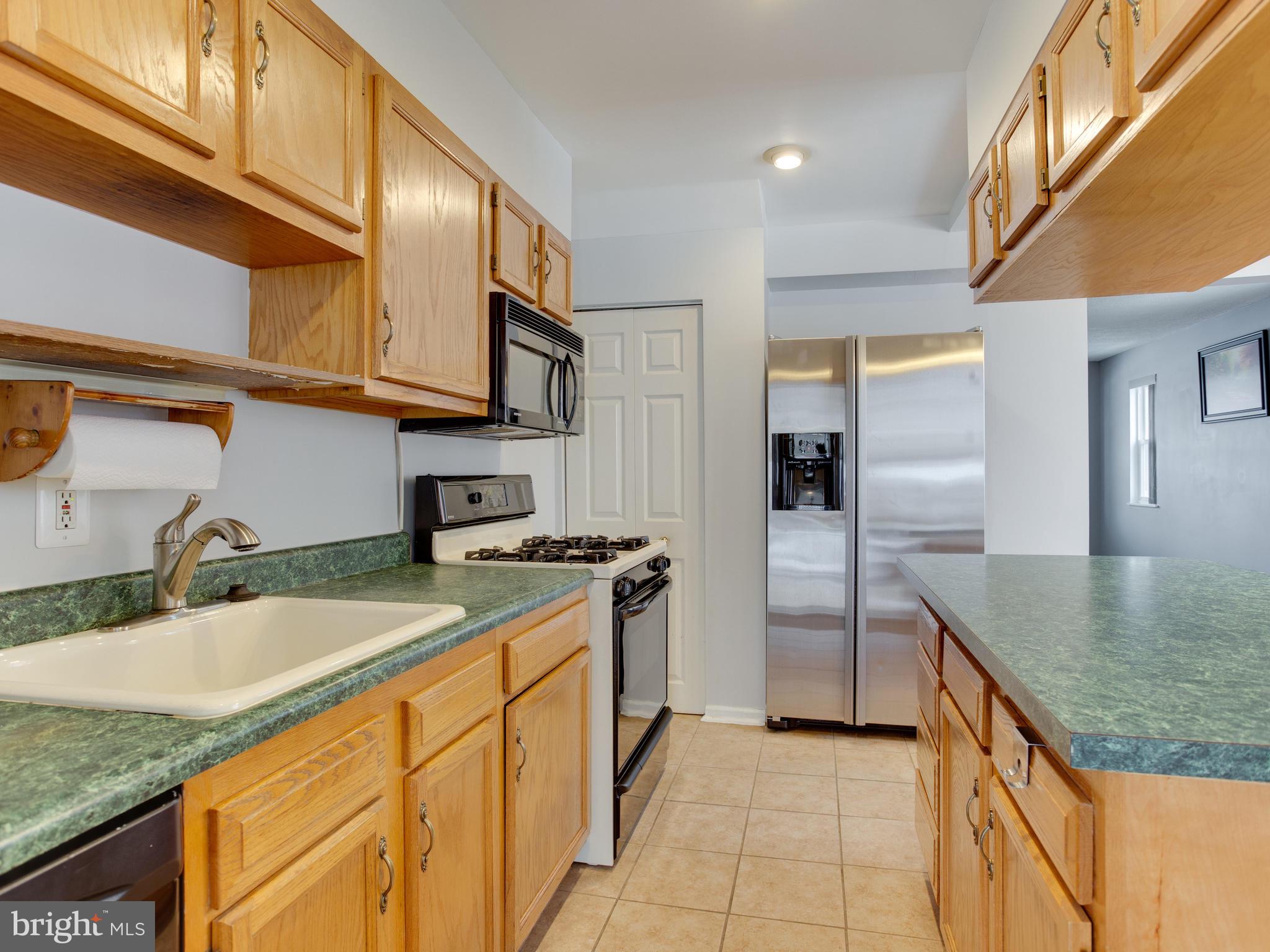 811 Middlesex Road Baltimore, MD 21221 - Photo 16 of 35 KITCHEN