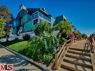 4603 Roma Court Marina del Rey, CA 90292 - Photo 1 of 1 front view of a house with a yard