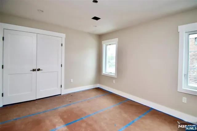 $8,000 | 5-24 Summit Avenue, Fair Lawn, NJ 07410