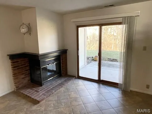 $1,395 | 12970 Bryce Canyon Drive, Unit B, Maryland Heights, MO 63043