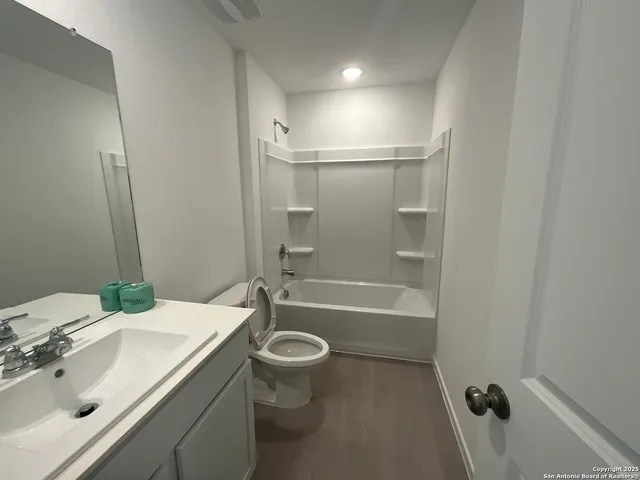 $1,650 | 112 Autumn Trail, Floresville, TX 78114