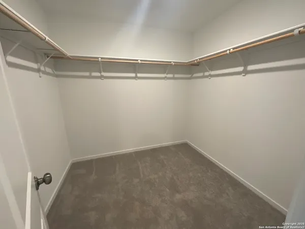 $1,650 | 112 Autumn Trail, Floresville, TX 78114