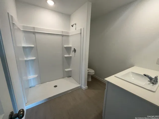 $1,650 | 112 Autumn Trail, Floresville, TX 78114