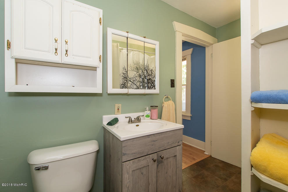 55 Ave B Springfield, MI 49037 - Photo 15 of 23 RN5_1137