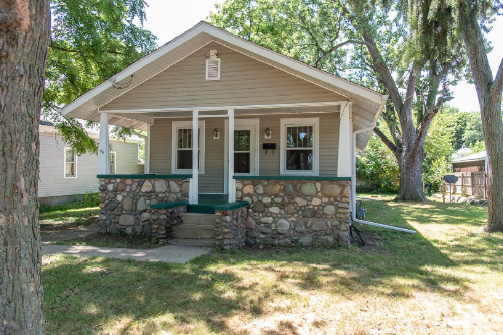 55 Ave B Springfield, MI 49037 - Photo 2 of 23 DSC_8462