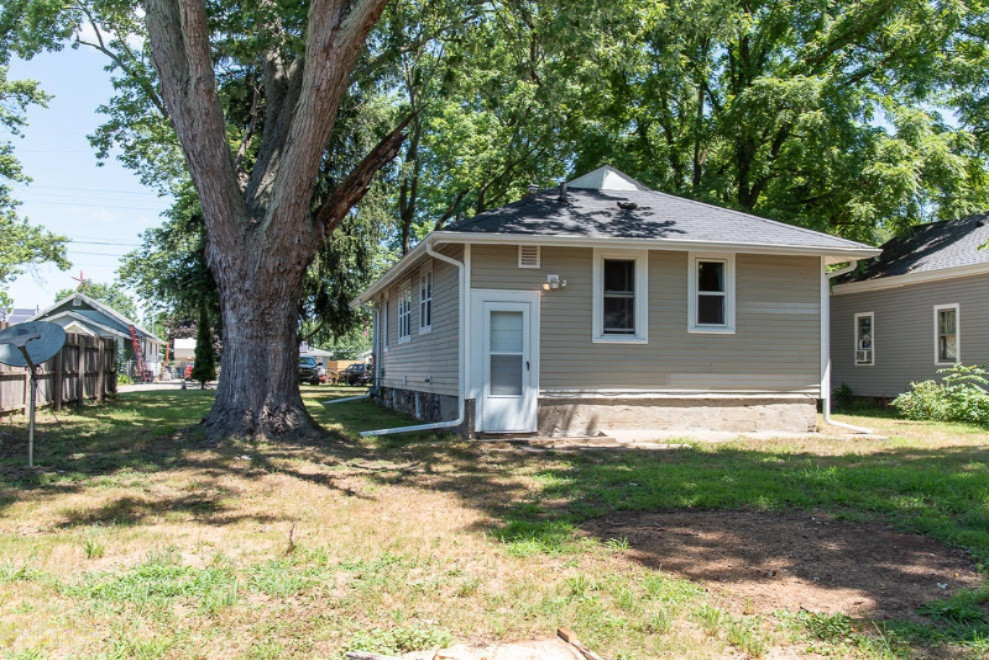55 Ave B Springfield, MI 49037 - Photo 4 of 23 DSC_8464