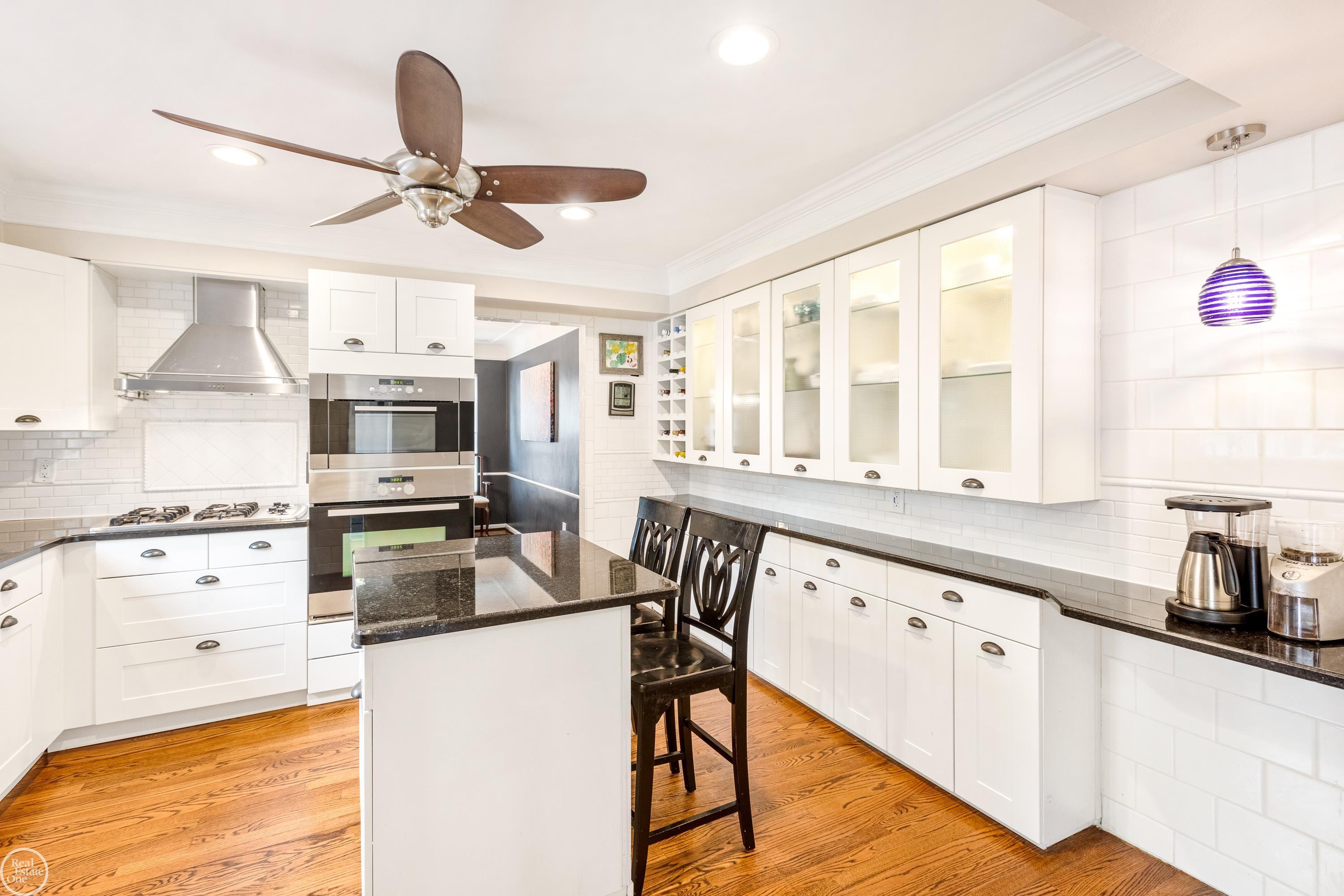 791 Roslyn Road Grosse Pointe, MI 48236 - Photo 21 of 57 50106857-20.JPG