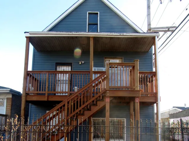 $270,000 | 5045 South Hoyne Avenue, Chicago, IL 60609