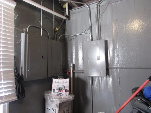 $270,000 | 5045 South Hoyne Avenue, Chicago, IL 60609