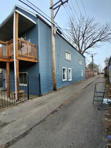 $270,000 | 5045 South Hoyne Avenue, Chicago, IL 60609