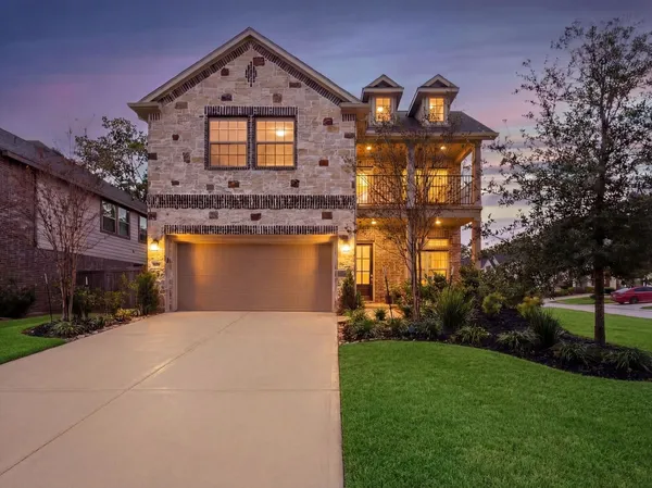 $395,000 | 313 Serenata Woods Trail, Conroe, TX 77318