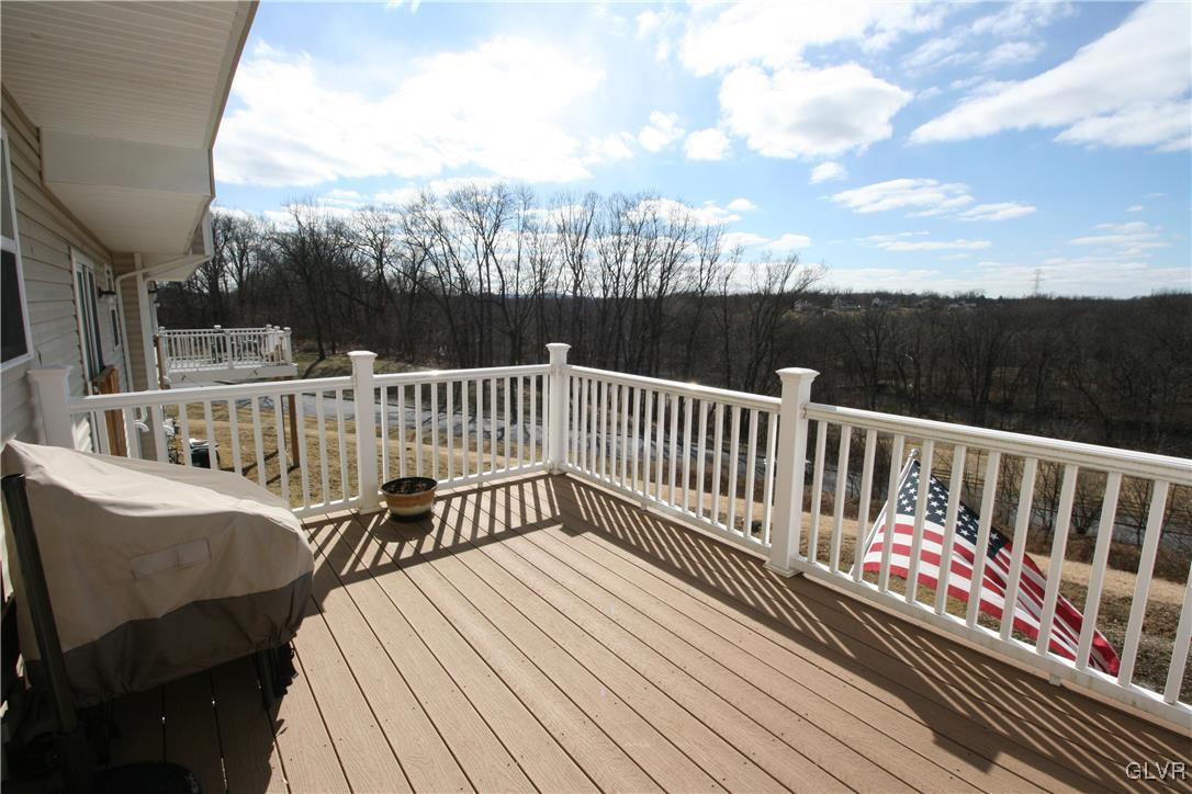 2036 Alex Road Easton, PA 18040 - Photo 15 of 38 Upper Deck
