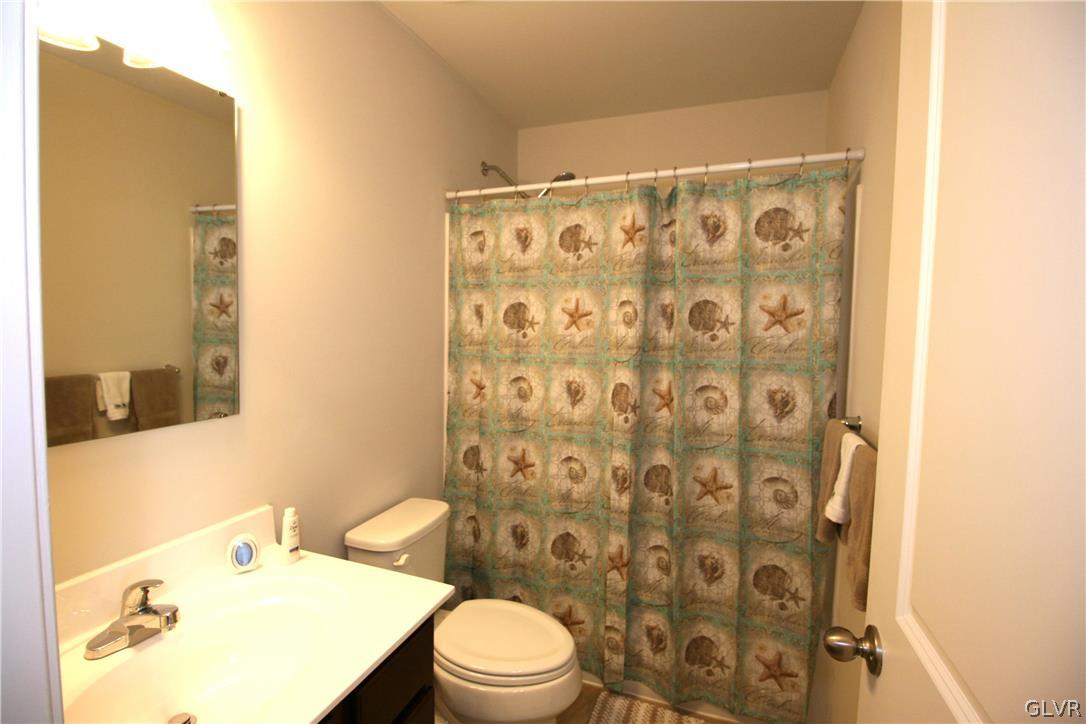 2036 Alex Road Easton, PA 18040 - Photo 22 of 38 Full Bathroom