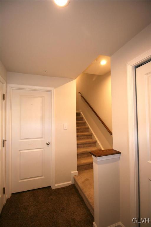 2036 Alex Road Easton, PA 18040 - Photo 3 of 38 Foyer/Entry