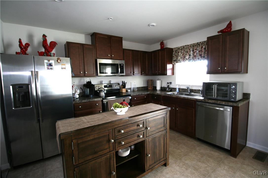 2036 Alex Road Easton, PA 18040 - Photo 8 of 38 Kitchen