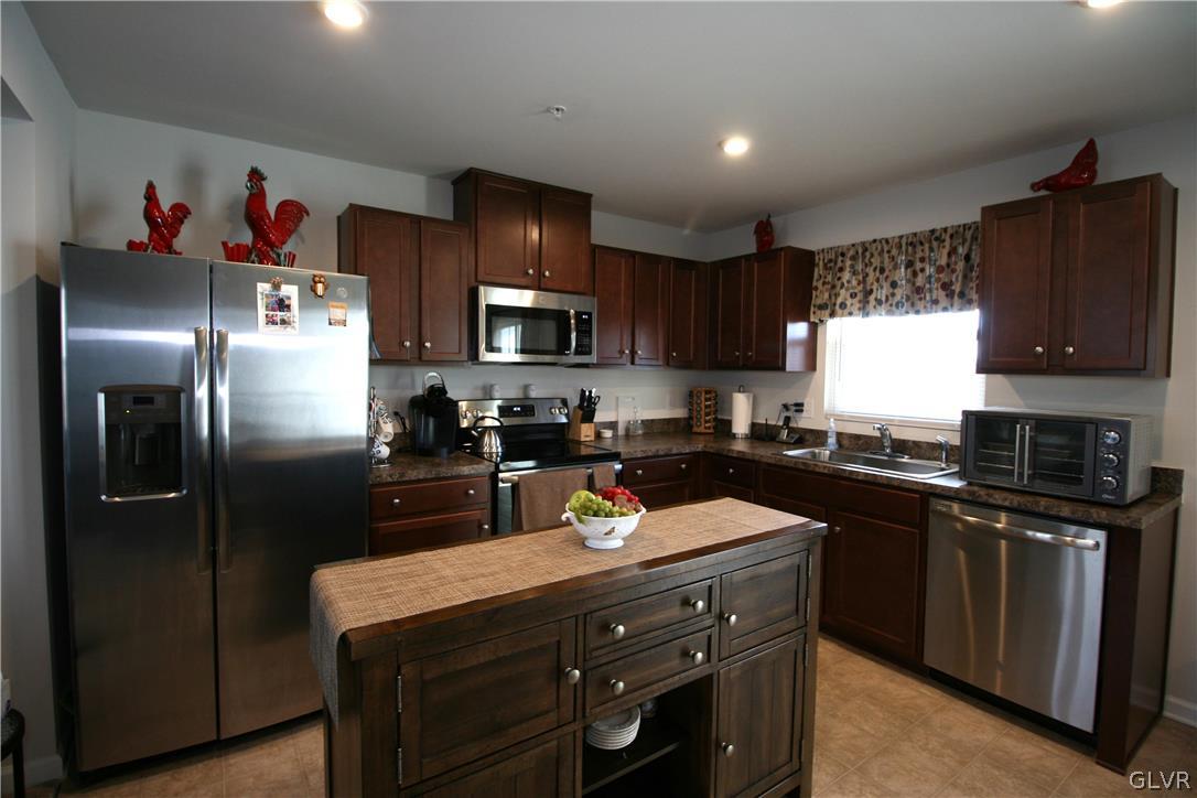 2036 Alex Road Easton, PA 18040 - Photo 9 of 38 Kitchen