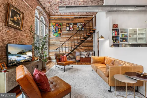 $599,000 | 105 South 12th Street, Unit 302, Philadelphia, PA 19107