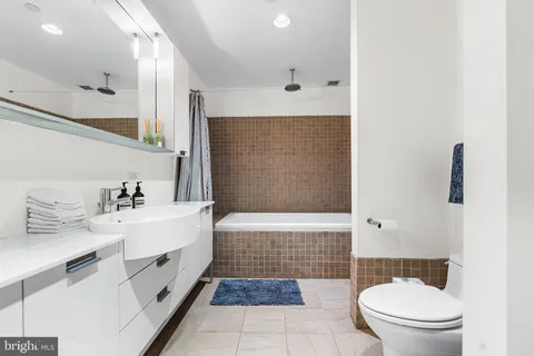 $599,000 | 105 South 12th Street, Unit 302, Philadelphia, PA 19107